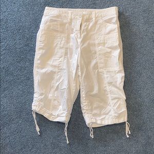 Style & Co White Capri Pants Size 8